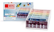 Das WEPA Die Apothekenmarke Medikamentendosierer Wochenmagazin in Regenbogenfarben macht es möglich, die Medikamente bereits für die gesamte Woche vorzubereiten. Es bietet den Medikamenten UV-Schutz und die einzelnen Boxen sind mit Wochentagen und Uhrzeiten beschriftet. Nach Gebrauch kann die leere Tagesbox wieder hinten in das Magazin geschoben werden und am darauffolgenden Tag die vorderste Box entnommen werden.